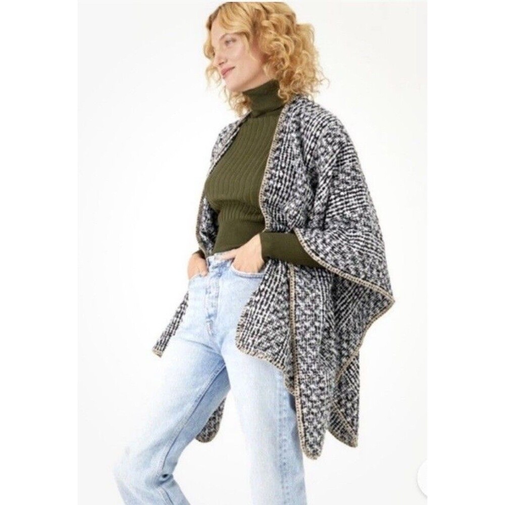 Boho Sweater Wrap Shawl Cozy Black & White Woven One Size Summer & Rose Erica